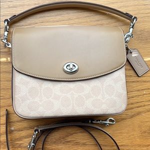 The Cassie19 mini.. Coach…No chain strap though